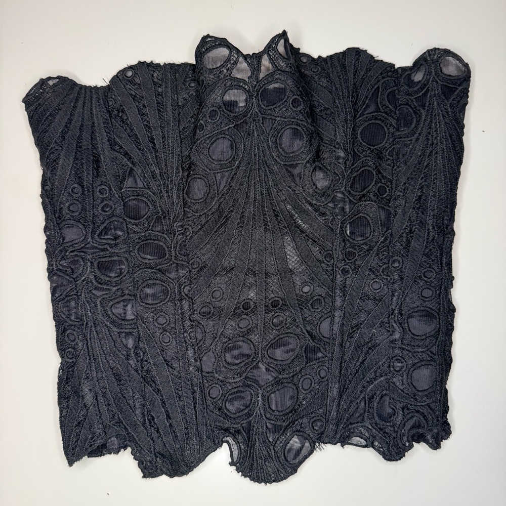PrettyLittleThing Black Lace Tube Top